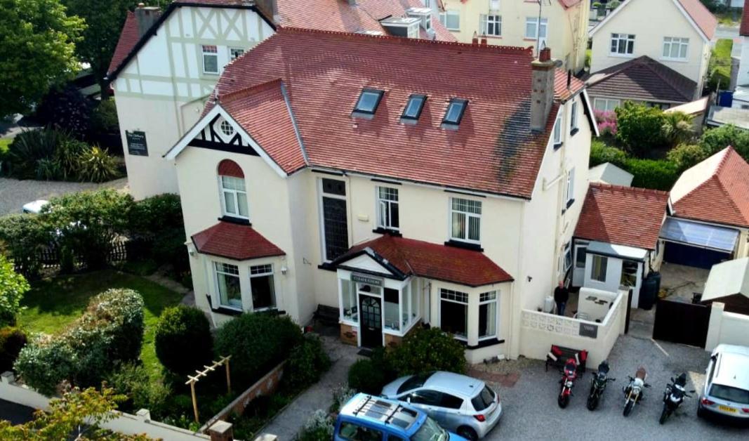 Cleave Court Guest House Llandudno Buitenkant foto