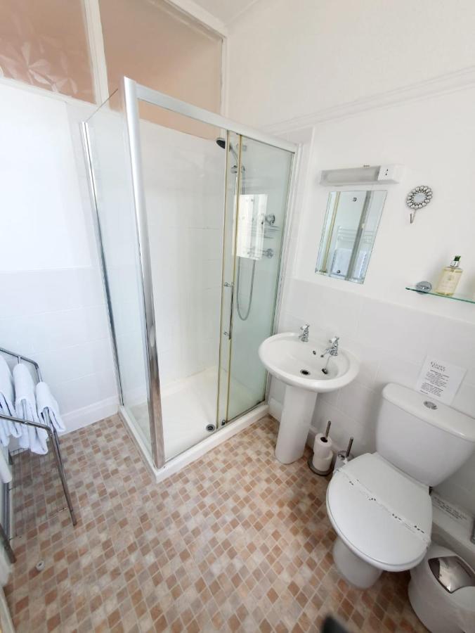 Cleave Court Guest House Llandudno Buitenkant foto