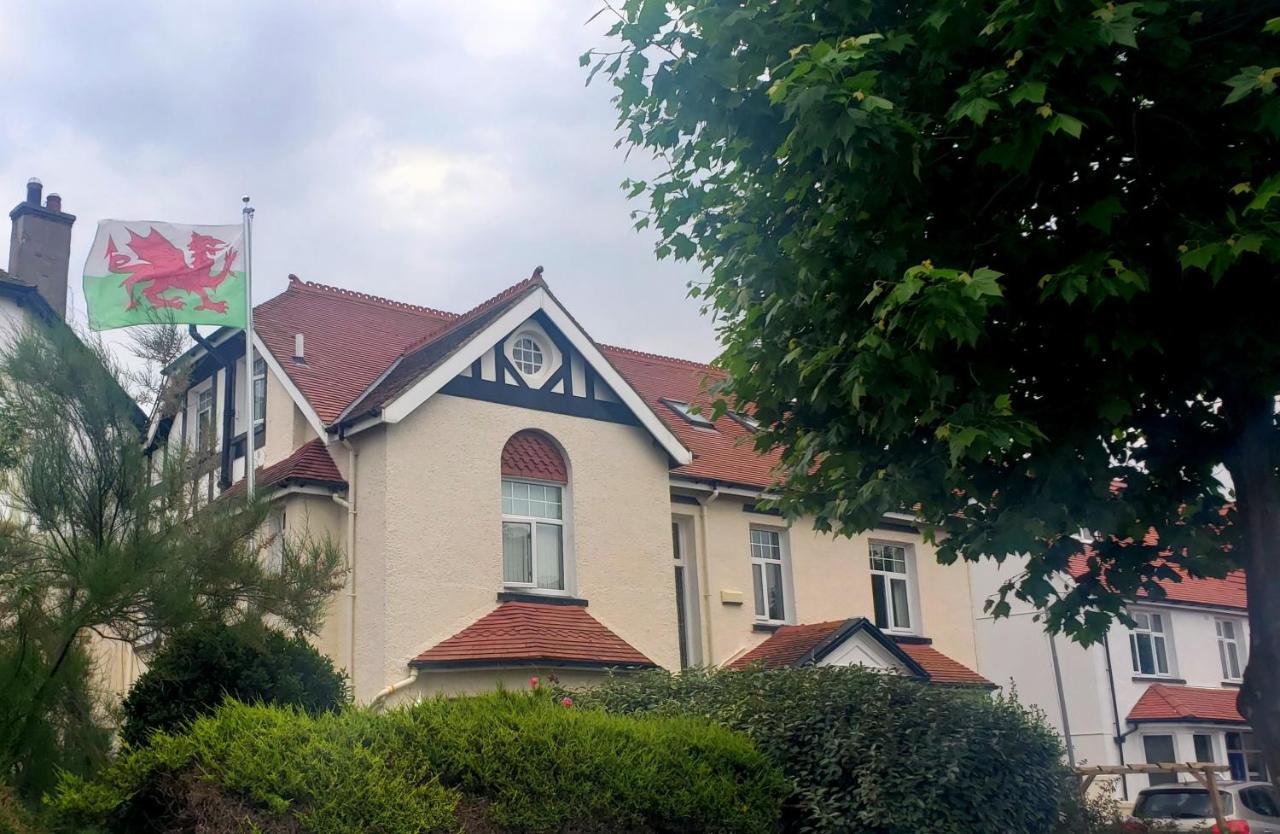 Cleave Court Guest House Llandudno Buitenkant foto