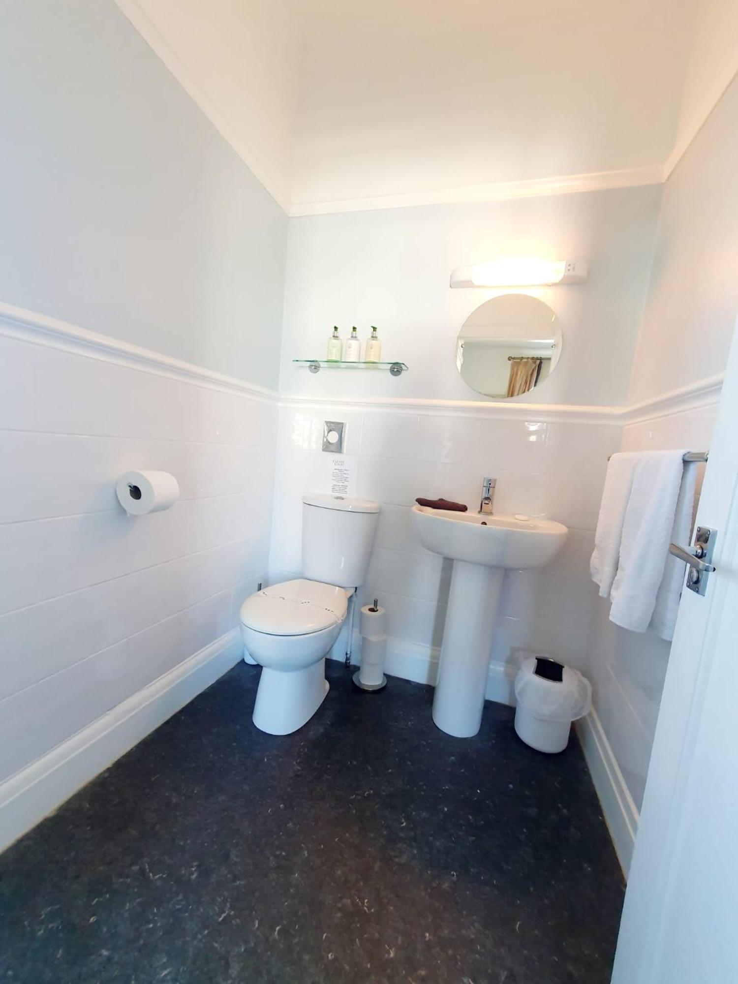 Cleave Court Guest House Llandudno Buitenkant foto